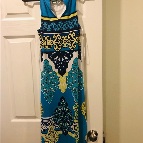 Maxi Dresses - Picture 7 of 8